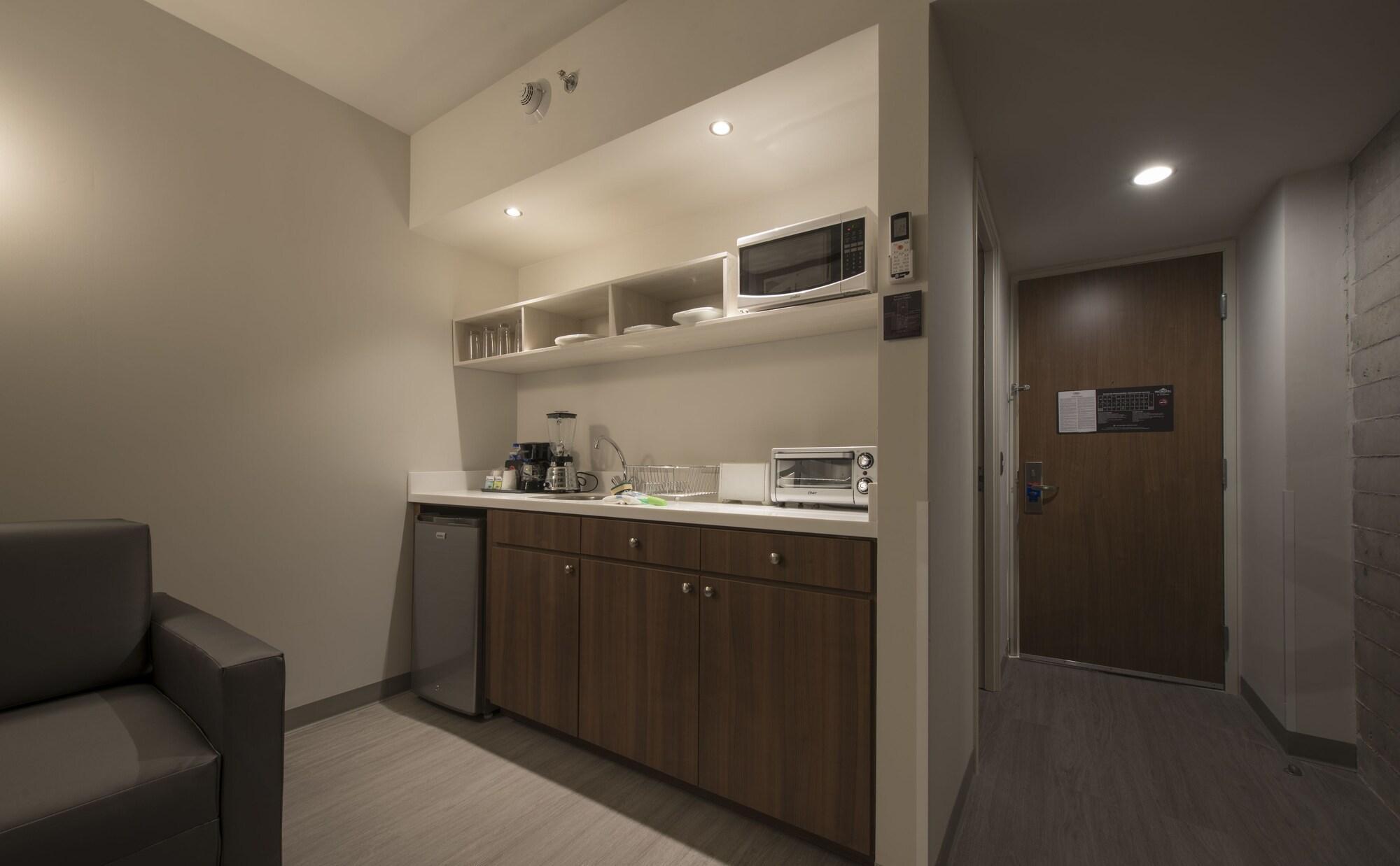 Microtel Inn & Suites By Wyndham Irapuato Zewnętrze zdjęcie