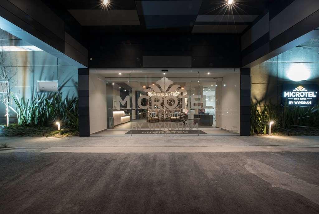 Microtel Inn & Suites By Wyndham Irapuato Zewnętrze zdjęcie