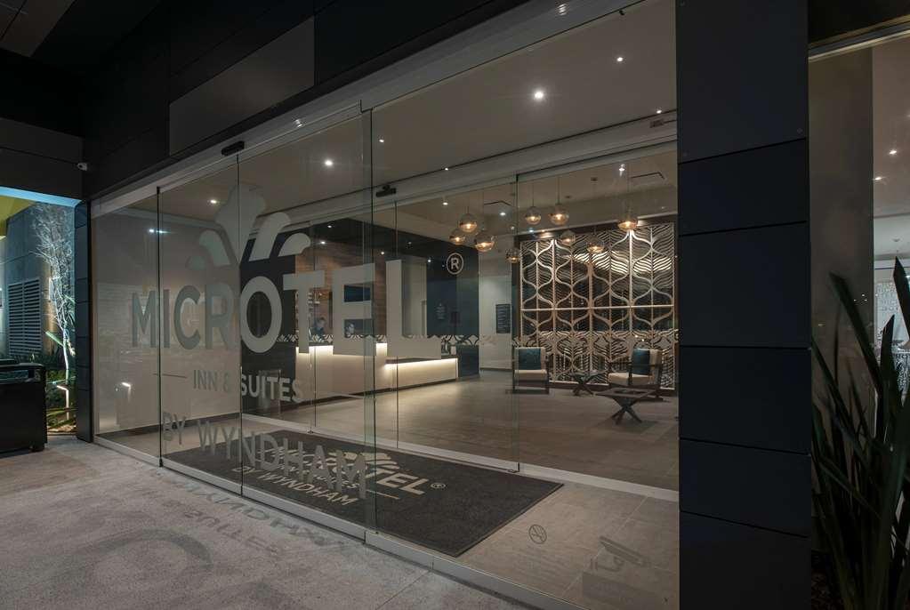 Microtel Inn & Suites By Wyndham Irapuato Zewnętrze zdjęcie