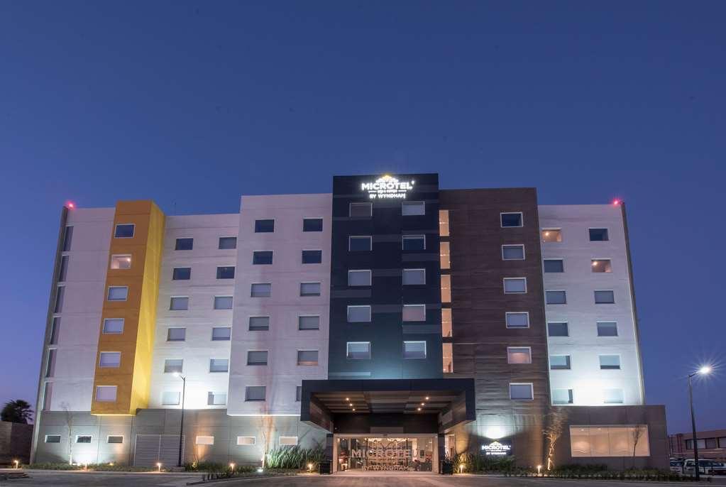Microtel Inn & Suites By Wyndham Irapuato Zewnętrze zdjęcie