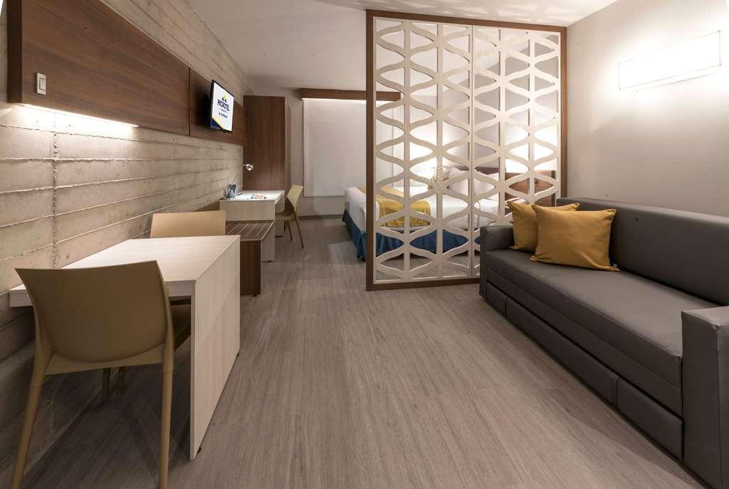 Microtel Inn & Suites By Wyndham Irapuato Pokój zdjęcie