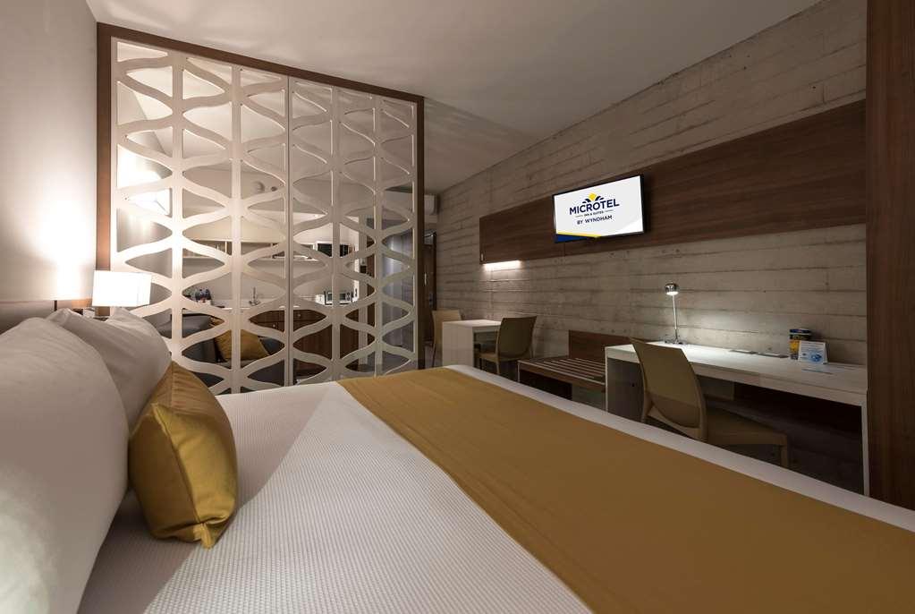 Microtel Inn & Suites By Wyndham Irapuato Pokój zdjęcie