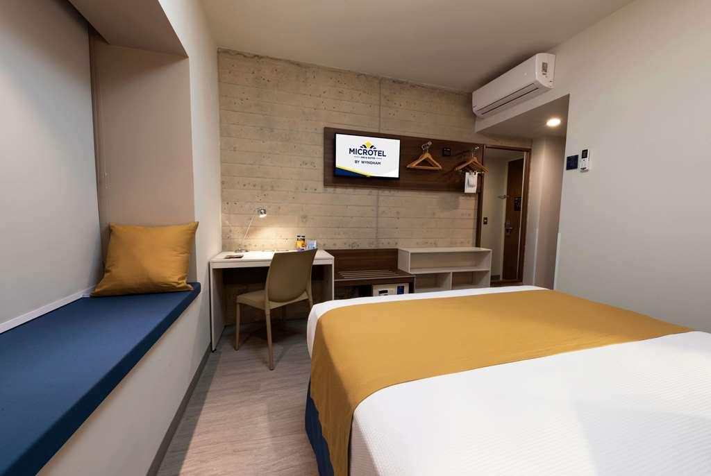 Microtel Inn & Suites By Wyndham Irapuato Pokój zdjęcie