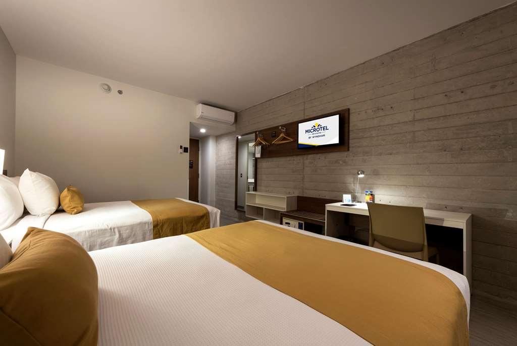 Microtel Inn & Suites By Wyndham Irapuato Pokój zdjęcie
