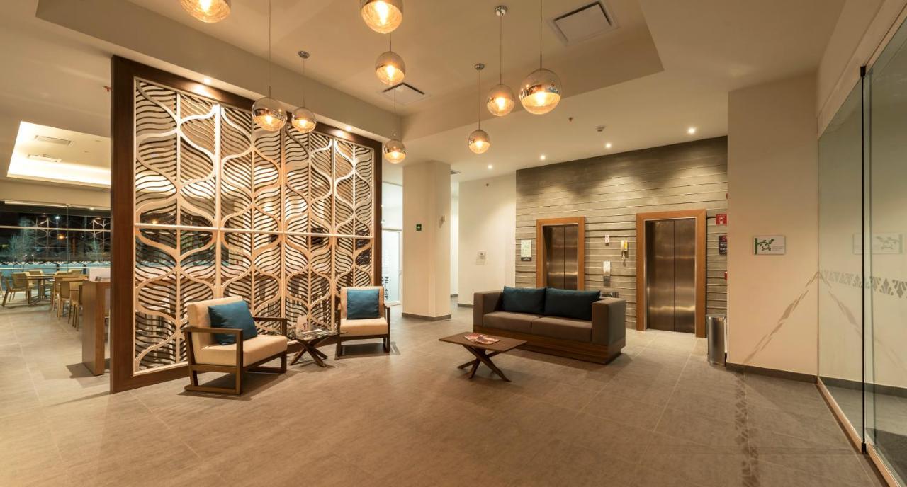 Microtel Inn & Suites By Wyndham Irapuato Zewnętrze zdjęcie